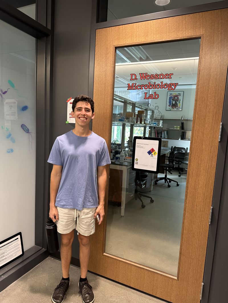 Jonathan Jarecki in the lab at Davidson College.